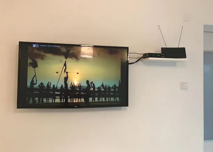 Tami Néoi Epivátai